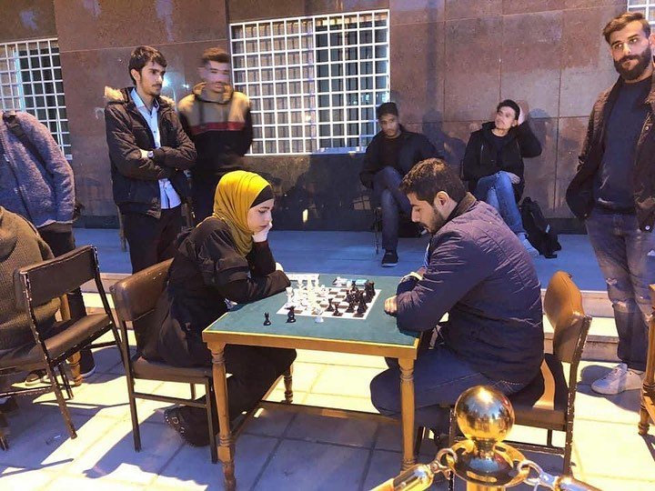 دائرة النشاطات الرياضية في الجامعة الاردنية تعلن عن فتح باب التقديم لبطولة الشطرنج حيث سيتم اختيار اول ثلاثة مراكز لتمثيل الجامعة في المنافسات المحلية القادمة.