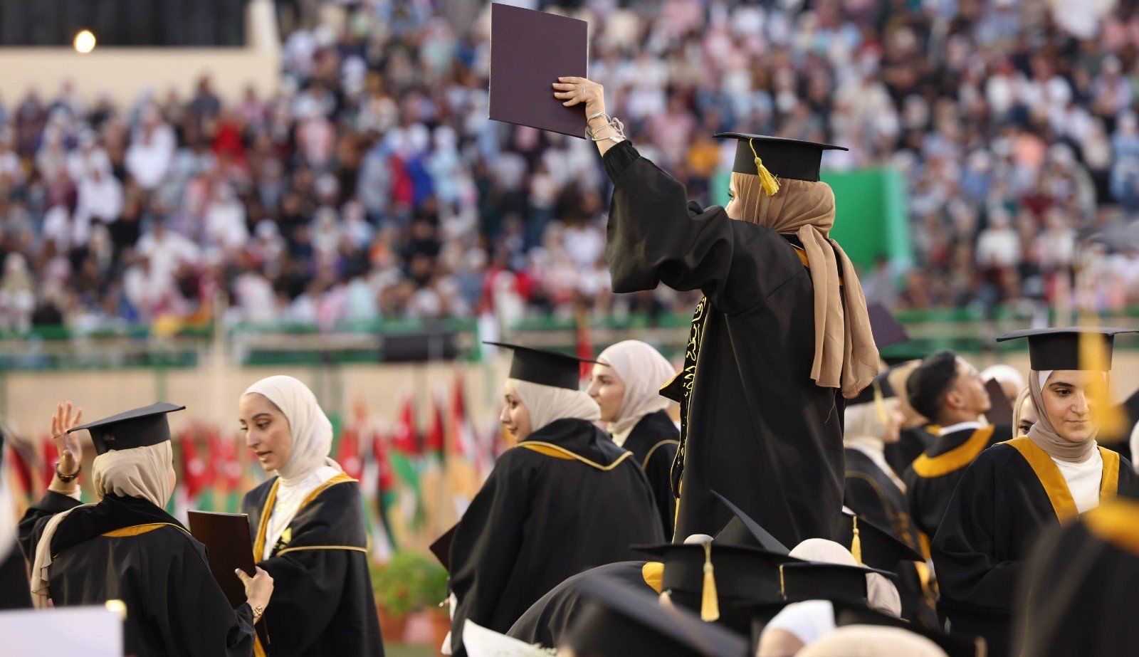 خرّيجة في زمن الإبادة والتجويع