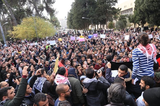 الطلبة والاشتباك دفاعًا عن فلسطين